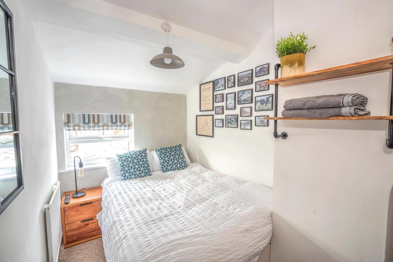 Modern 3-Bed House On Tarporley High Street Exterior foto