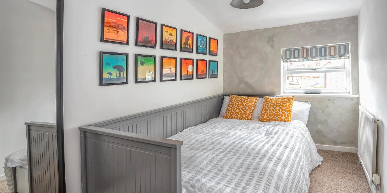 Modern 3-Bed House On Tarporley High Street Exterior foto